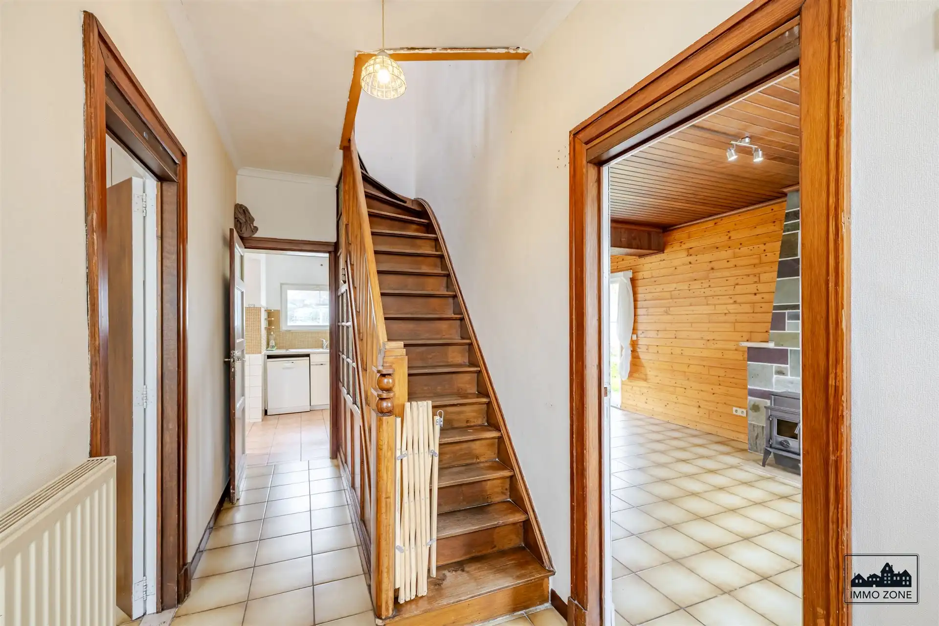 Ruime woning met tuin en garage in Hamme foto 4