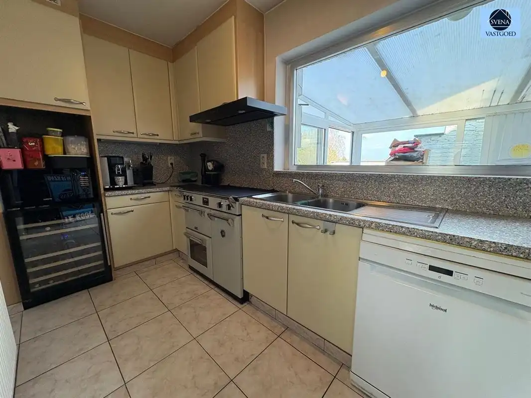 ZEER GOED GELEGEN, MOOIE WONING MET GARAGE foto 3