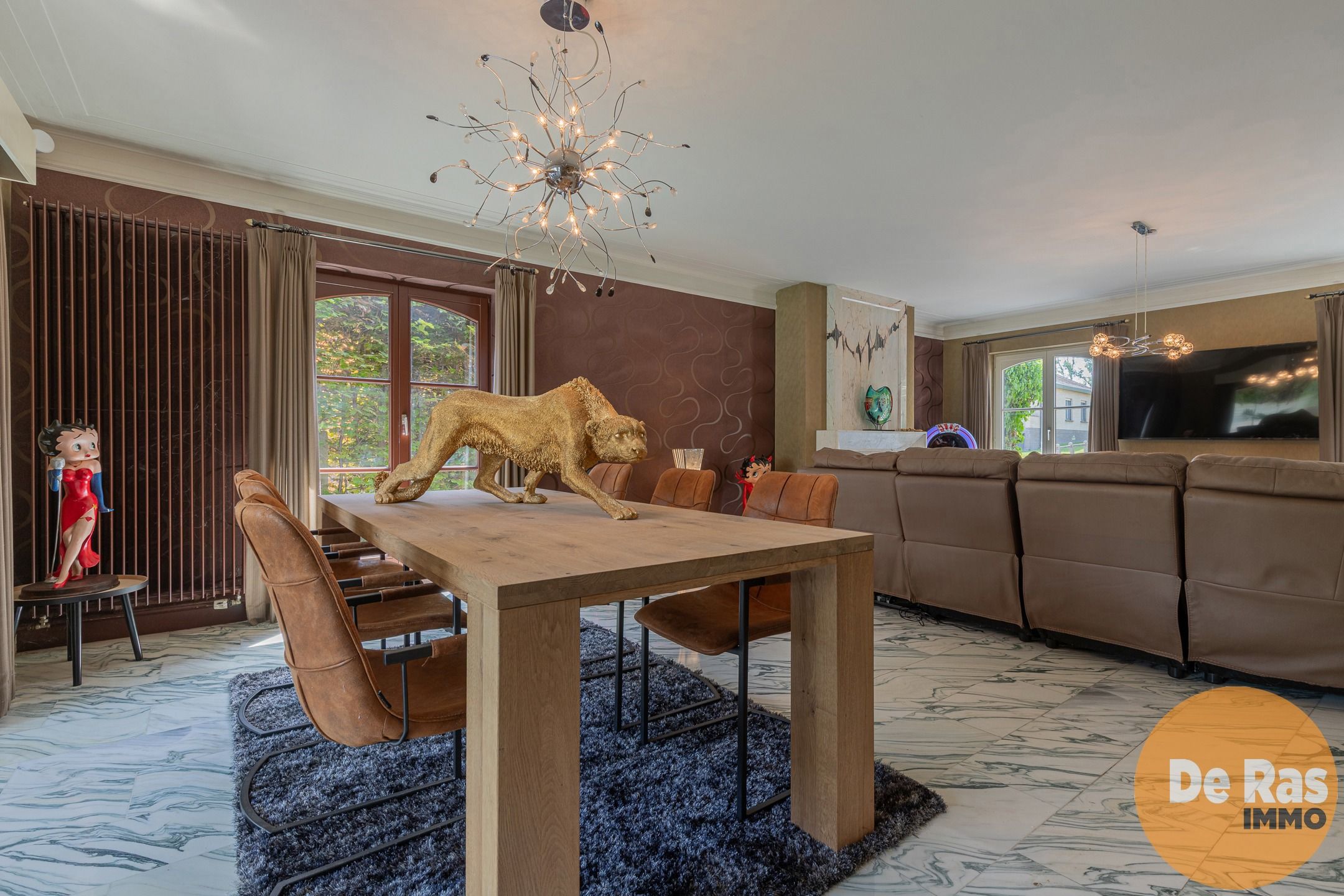 BURST – Ruime bungalow met zwembad en aparte woonruimte foto 5