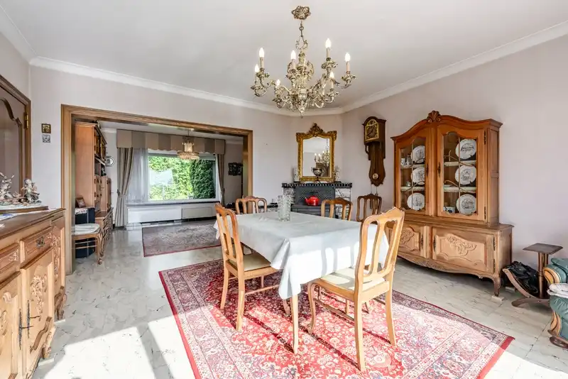Izegem - Tussenwoning met garage en leuke tuin foto 5