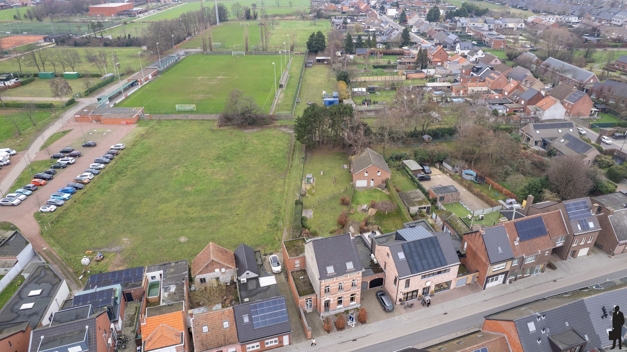 Deels gerenoveerde parel met mogelijkheden en weidegrond! foto 39