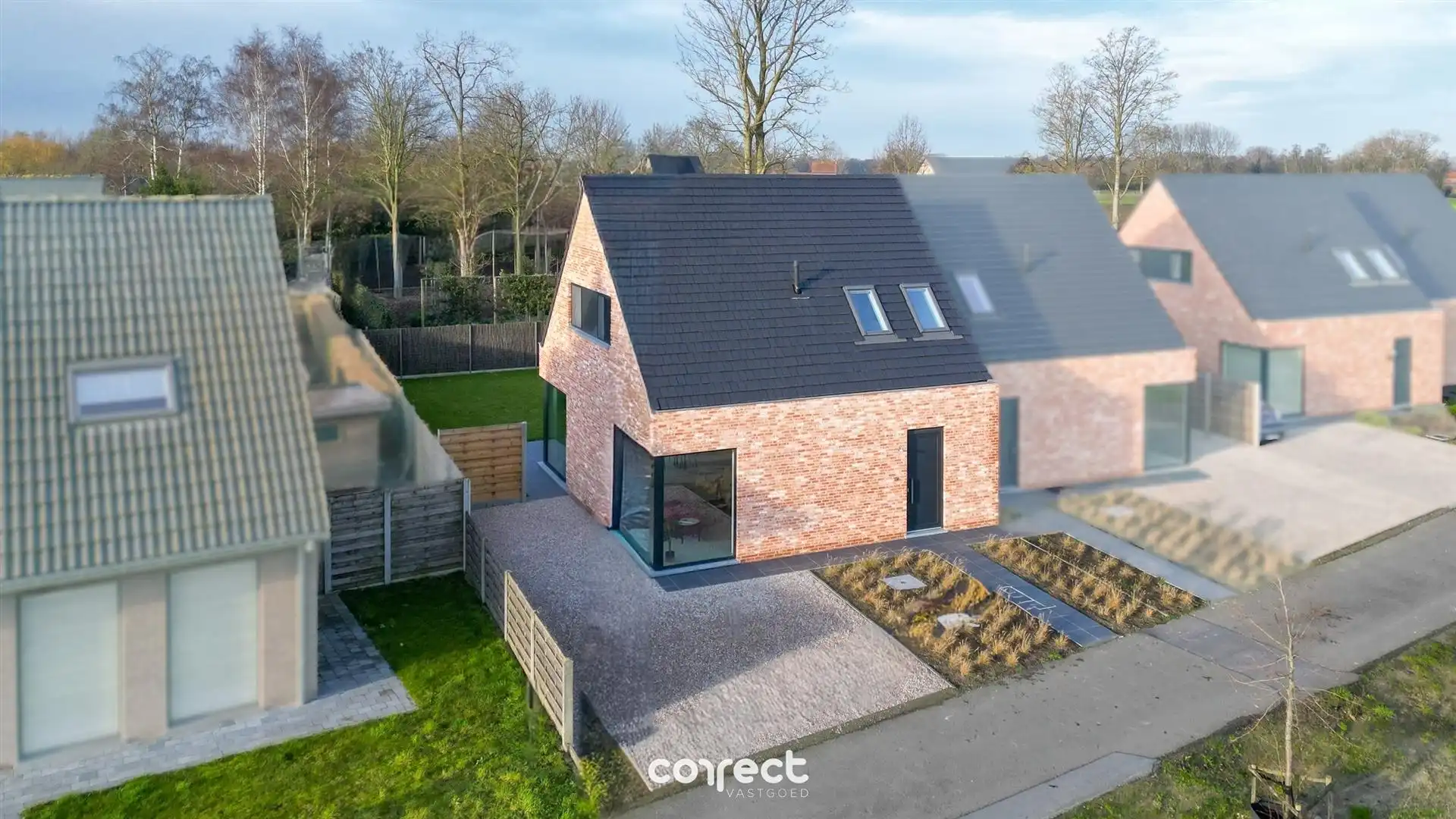 Iinstapklare nieuwbouwwoning met 3 slpkrs en tuin. foto 15