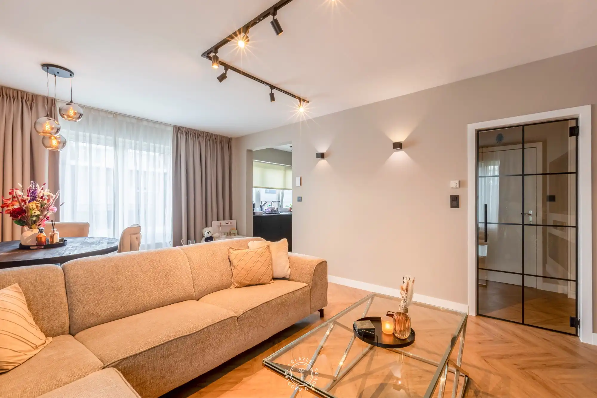 Modern vernieuwd 3-slaapkamerappartement op TOP-locatie foto 4
