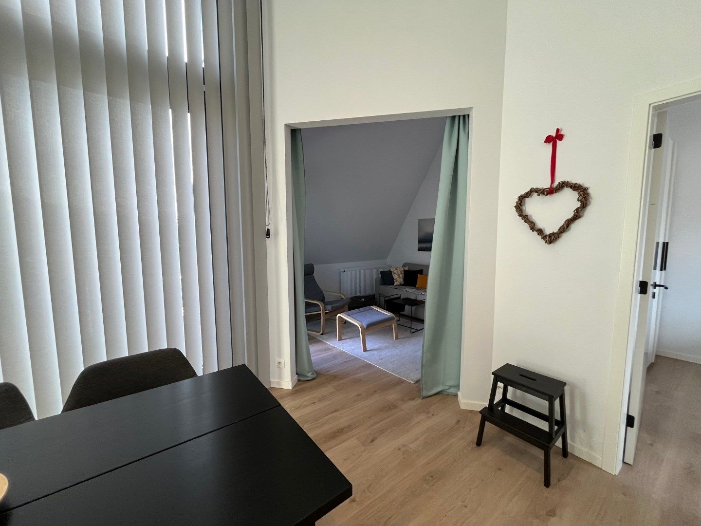 Bijzonder ruim dakappartement met terras. foto 6