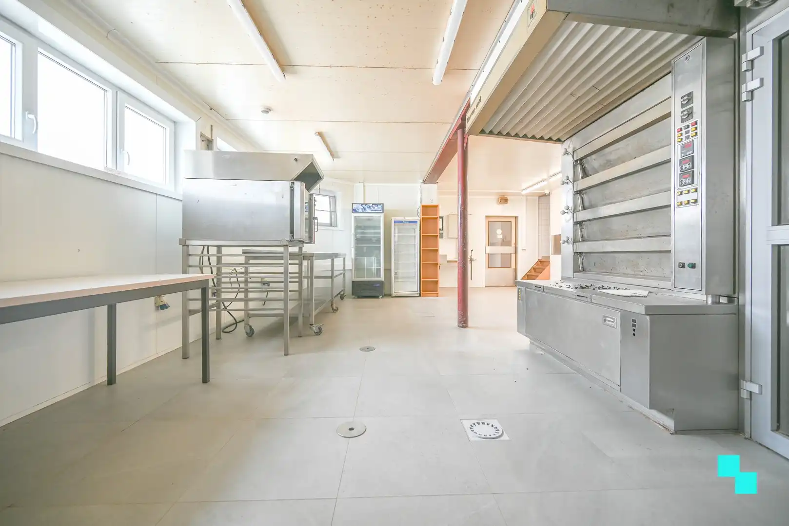 Riante handelswoonst in Waregem foto 10