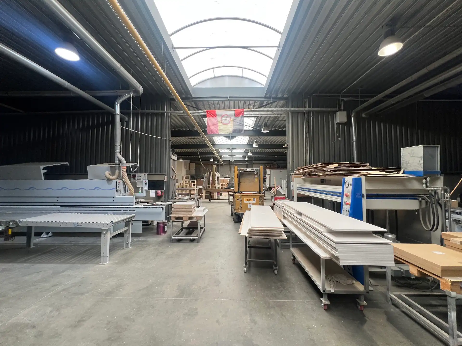 SEMI-INDUSTRIEEL GEBOUW MET APPARTEMENT foto 14