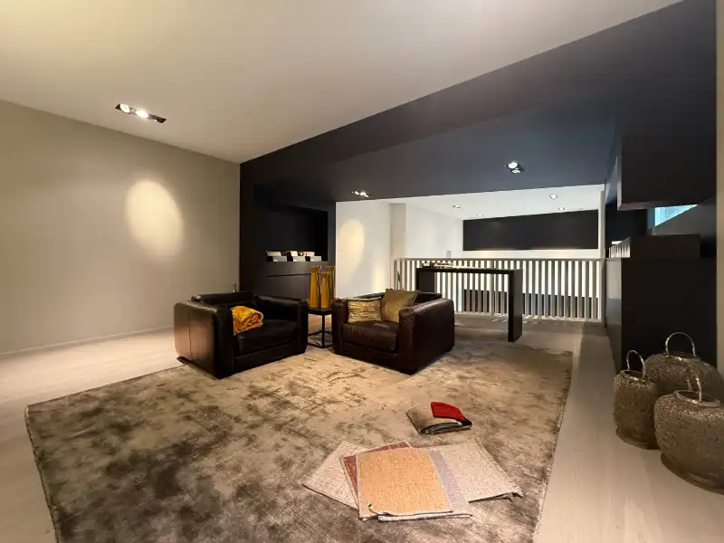 Magazijn met showroom te huur foto 6