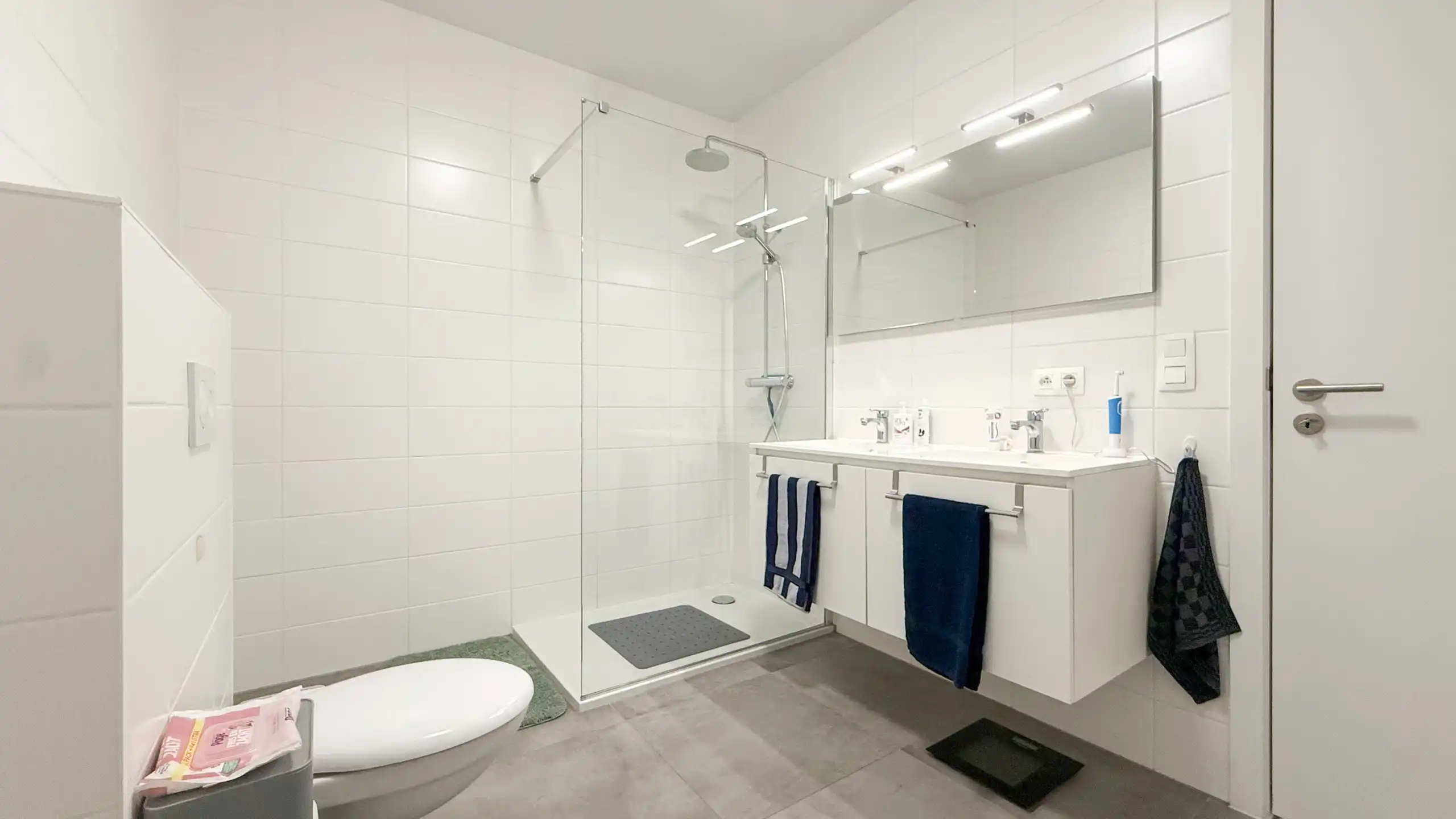 Recent appartement met 2 slpks, parking en berging! foto 13
