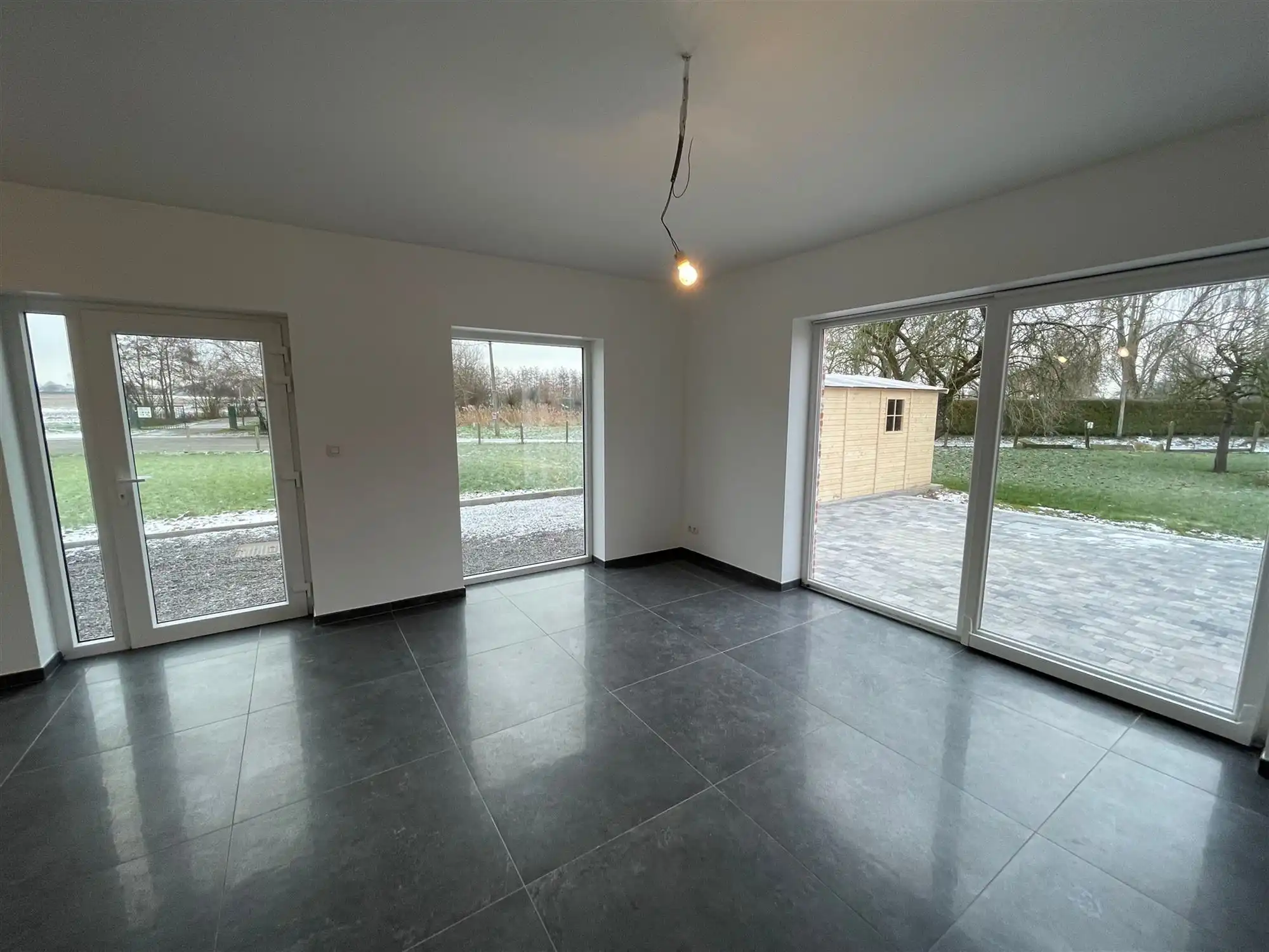 Woonhuis met garage en grote tuin foto 6