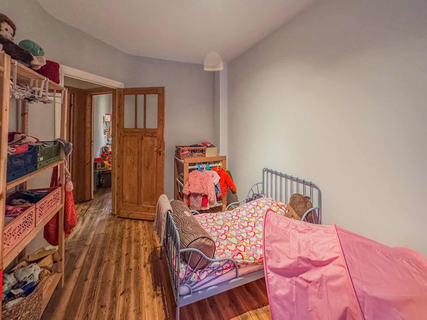 Woning met 3 slaapkamers, garage en gezellig stadstuintje met berging. foto 16