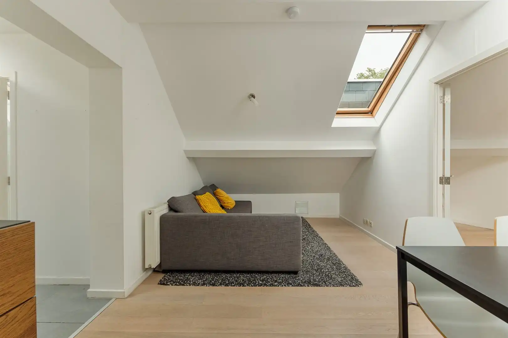 Gezellig dakappartement in een kleinschalig gebouw! foto 3