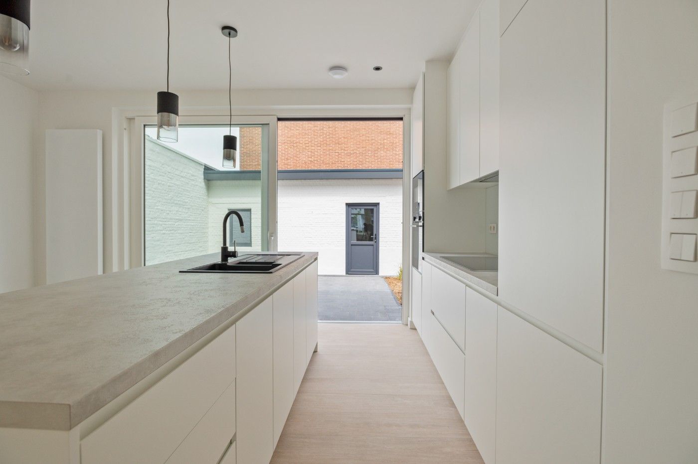 Volledig gerenoveerde, instapklare woning met 3 slpk., tuintje en garage foto 10