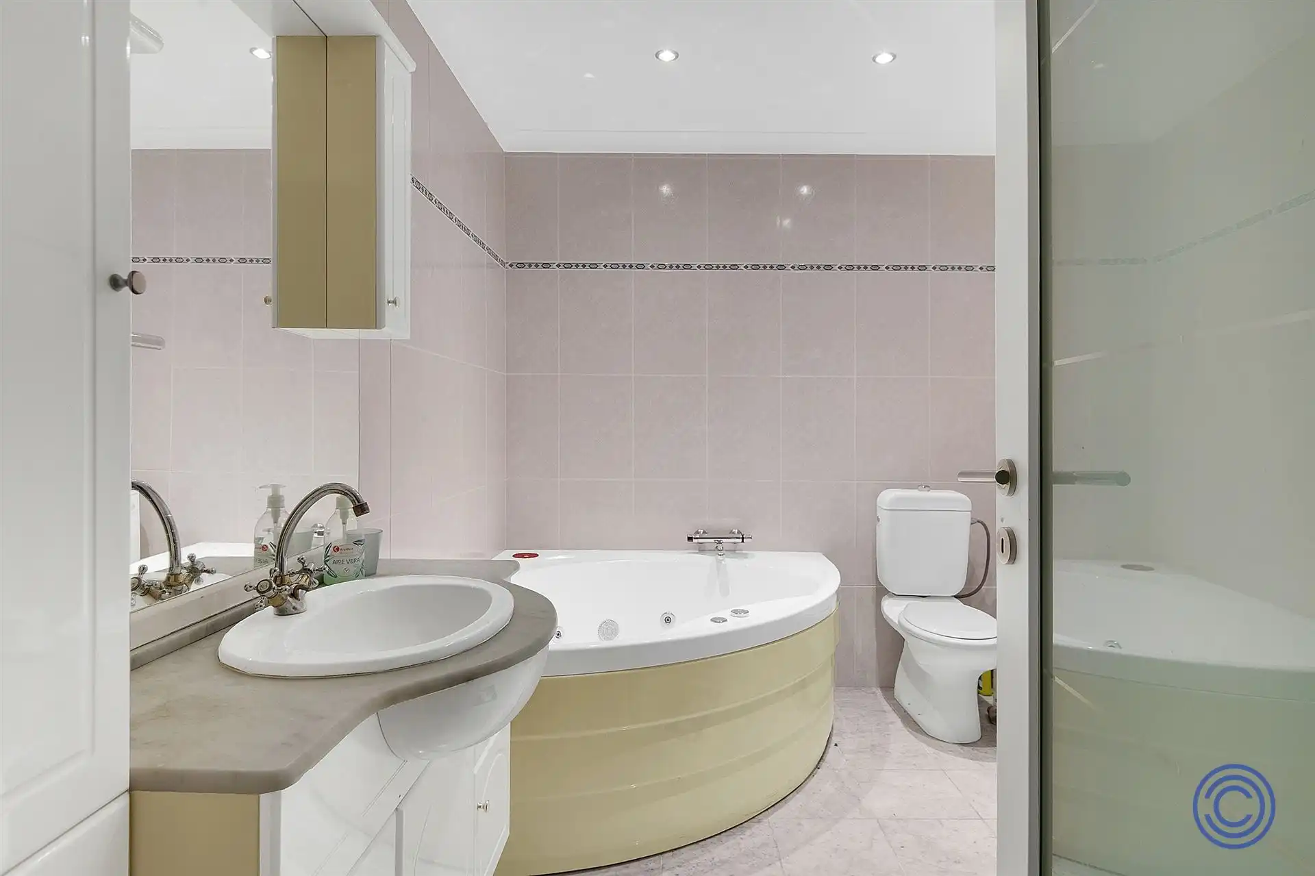 Gebouw ca. 420m² met verschillende ontwikkelingsmogelijkheden foto 22