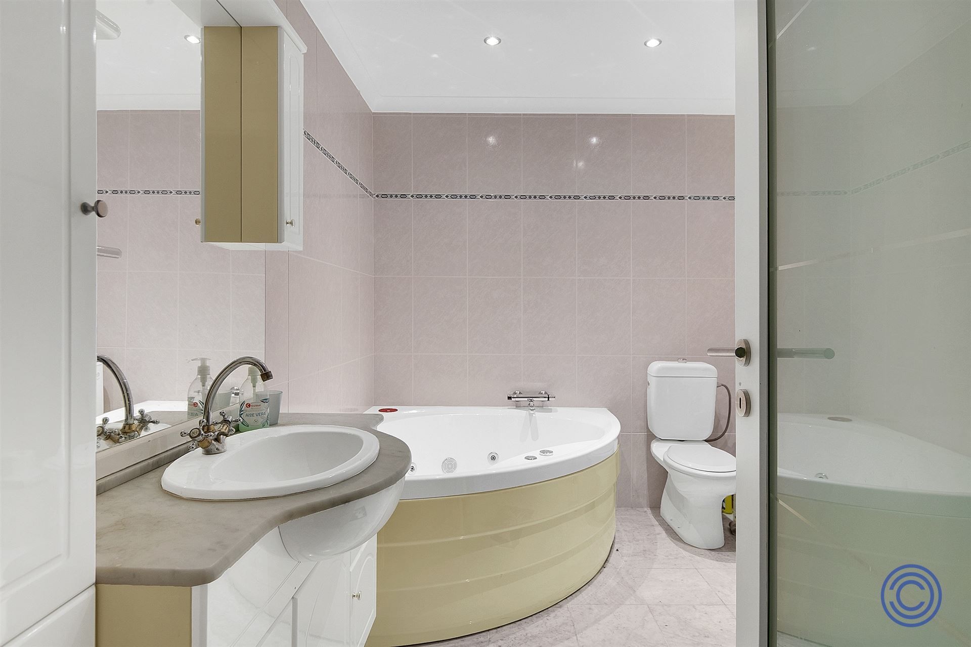 Gebouw ca. 420m² met verschillende ontwikkelingsmogelijkheden foto 22