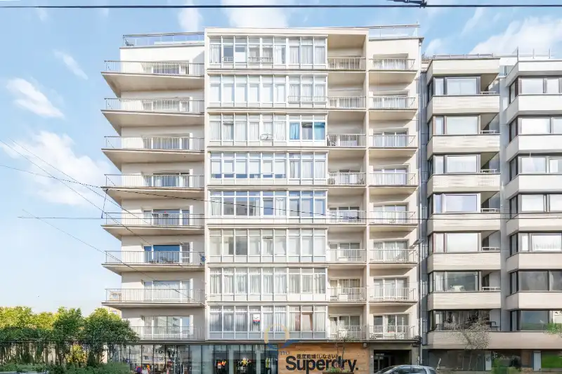 Gerieflijke studio van 52m2 op centrale ligging aan het Marie-José plein foto {{pictureIndex}}