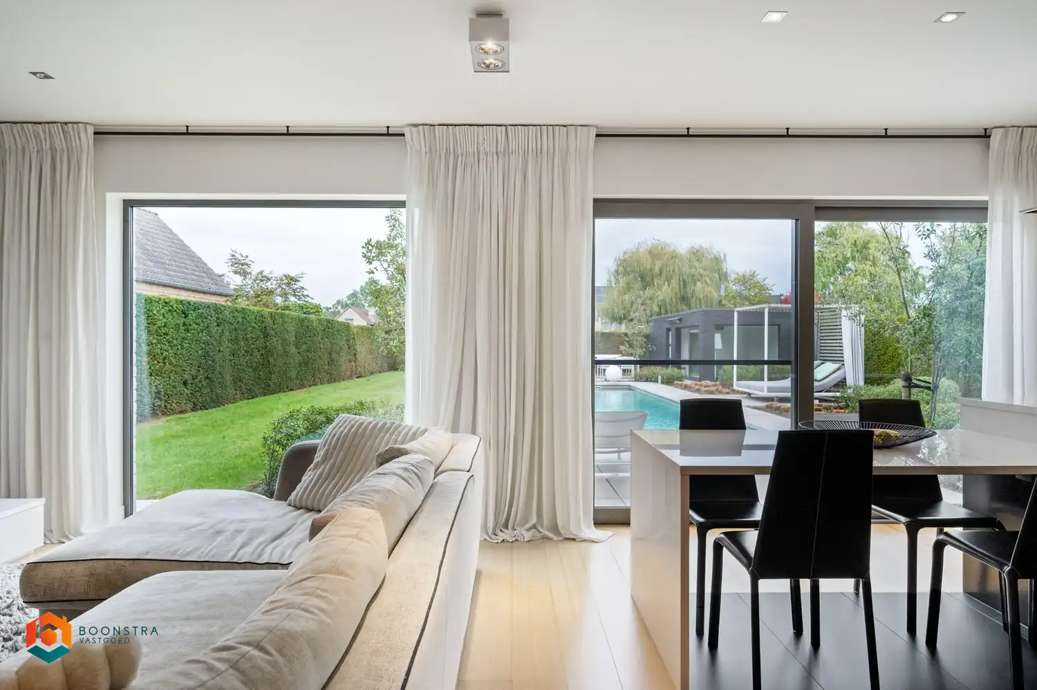 Uitzonderlijk ruime villa met 4 slpkrs en zwembad te Putte foto 8