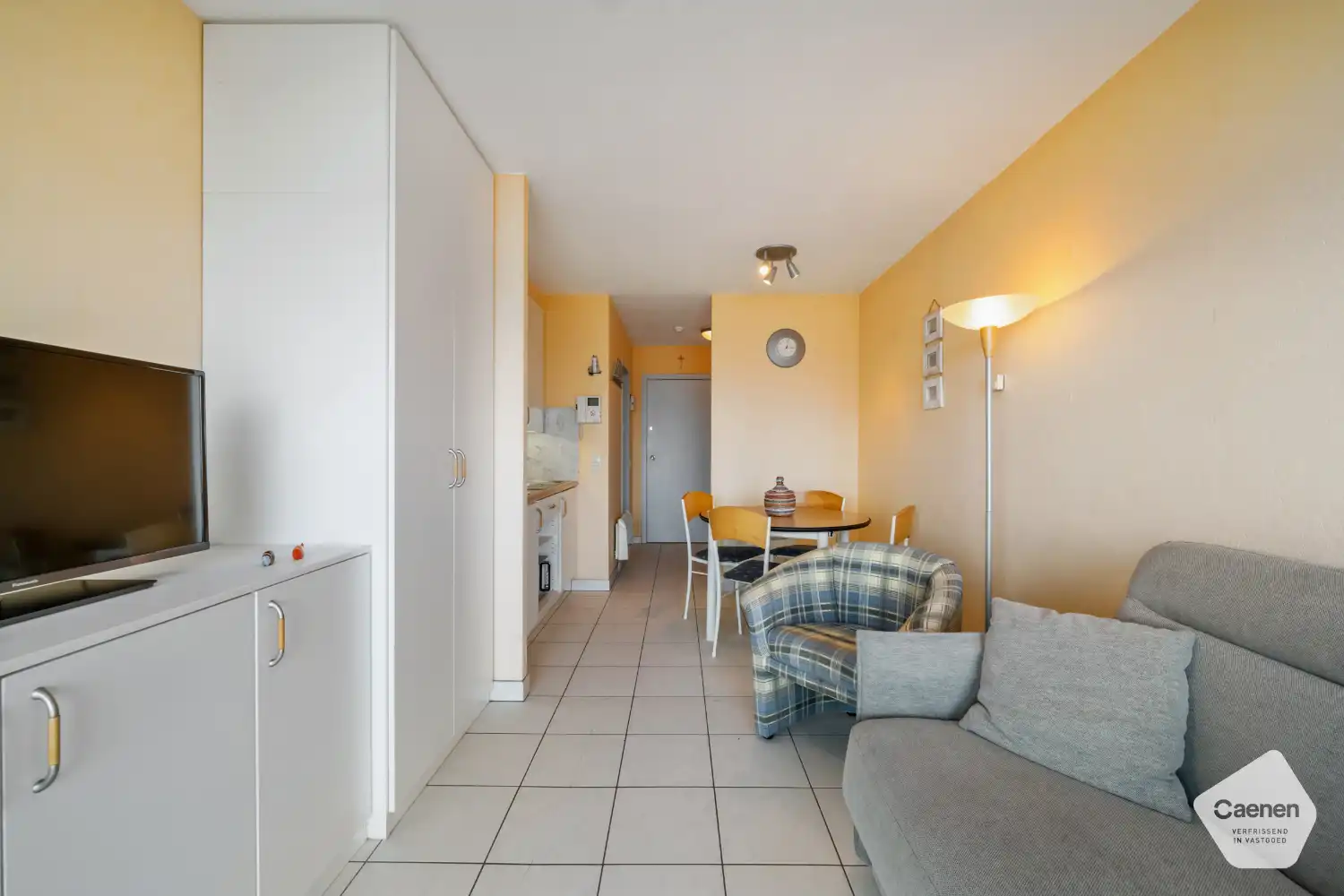 Instapklare studio met prachtig frontaal zicht op zee foto 4