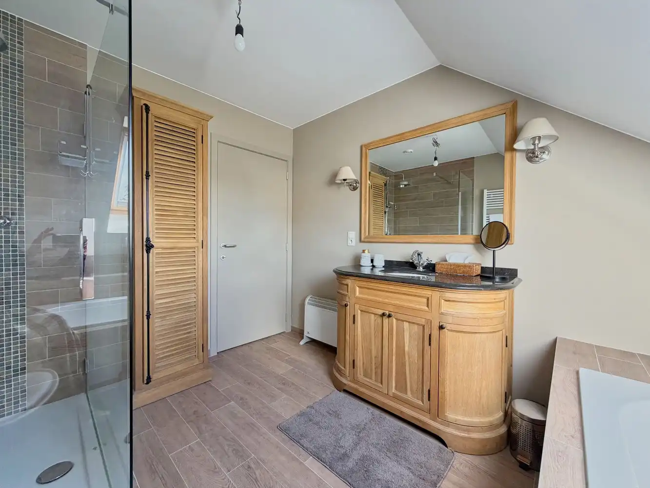 Prachtig instapklare en energiezuinige gezinswoning met 3 slpk, zonnige tuin en poolhouse in een rustige, kindvriendelijke wijk te Roeselare! foto 12