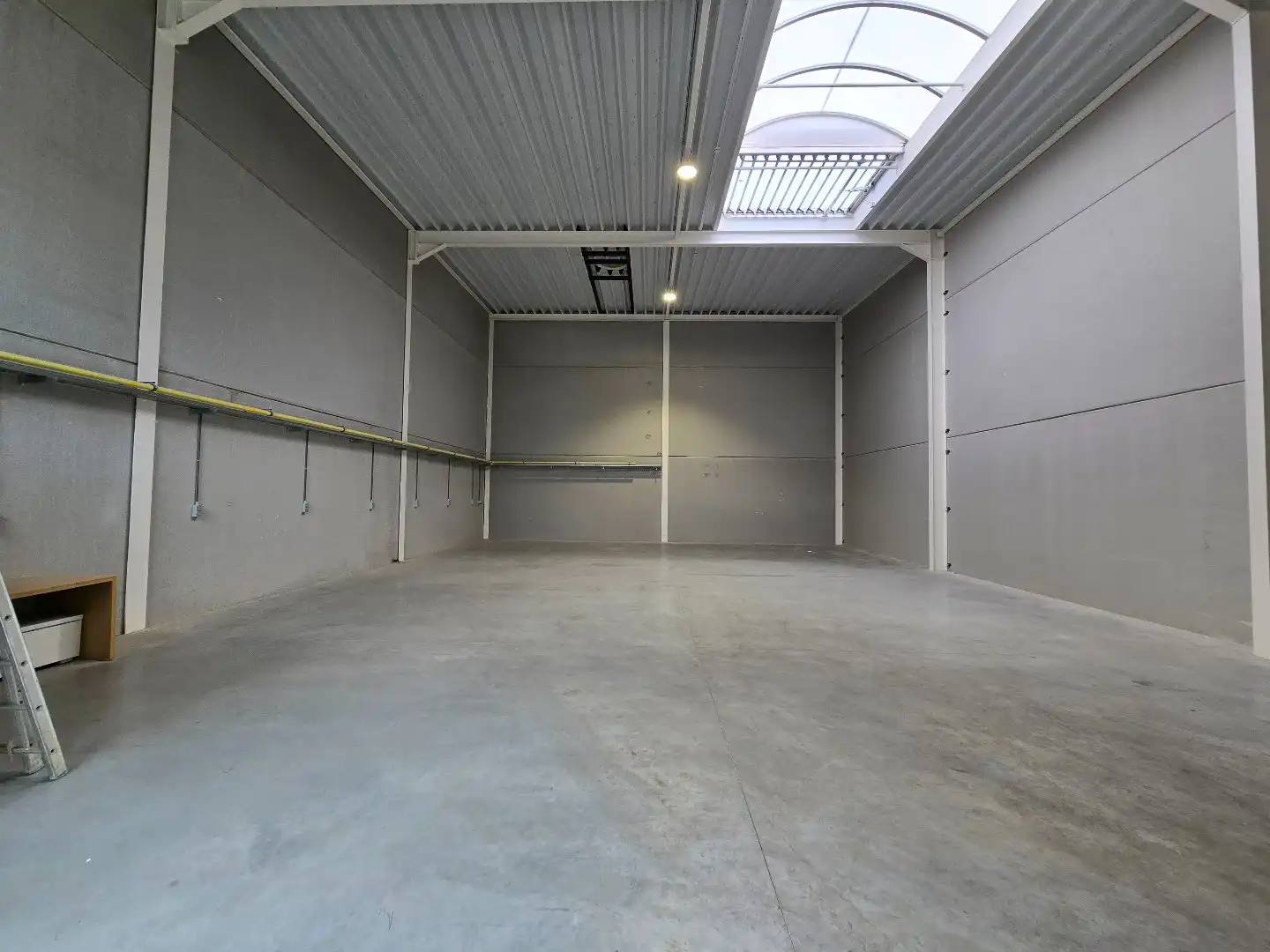 Recent magazijn, 216m², op industrieterrein 'Stadsheide', vlakbij Corda Campus foto 7