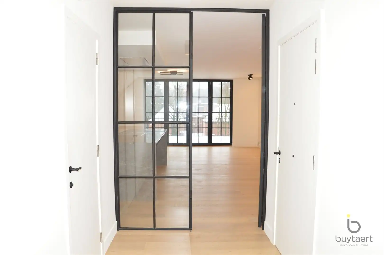 Standingvol en recent 2 slaapkamer appartement te Schilde. foto 6