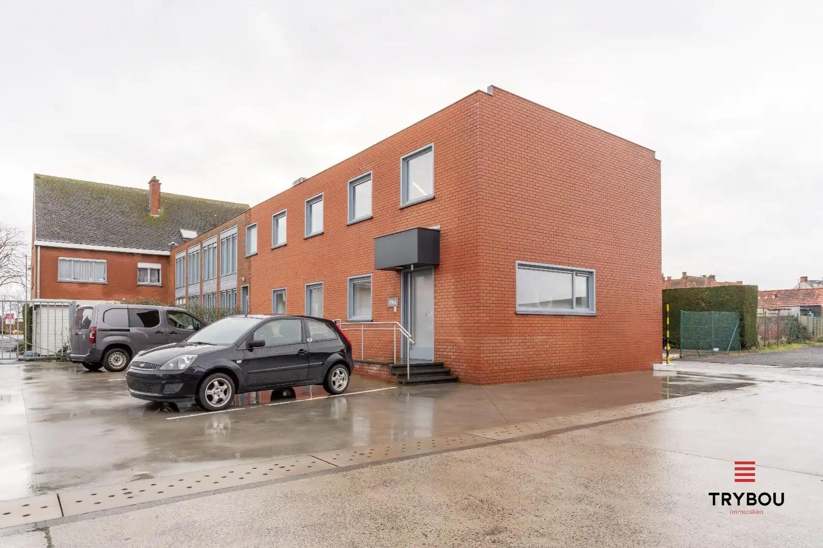 Groot kantoorgebouw op toplocatie te Ieper foto 15