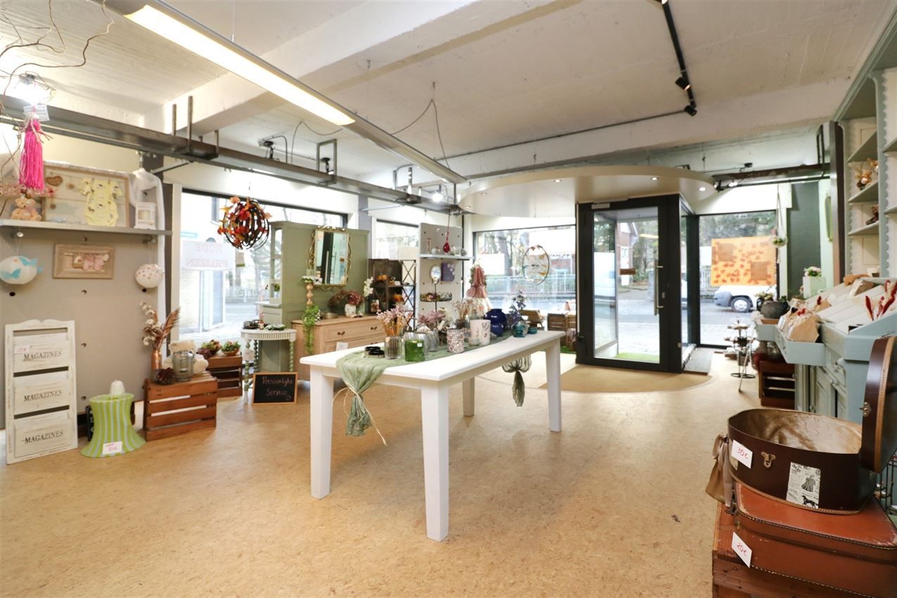 handelszaak met hoge zichtbaarheid en mooie etalage  foto 7