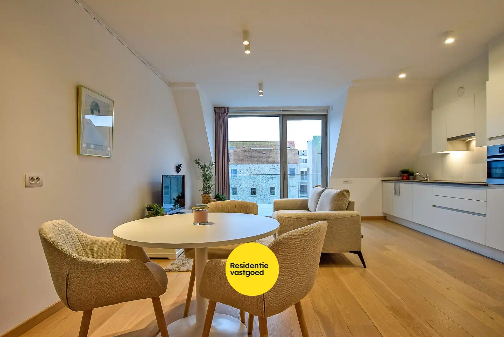 Prachtig 1-slaapkamerappartement (assistentiewoning) in Residentie Clarenhof, uniek wonen in hartje Nieuwpoort.  foto 7