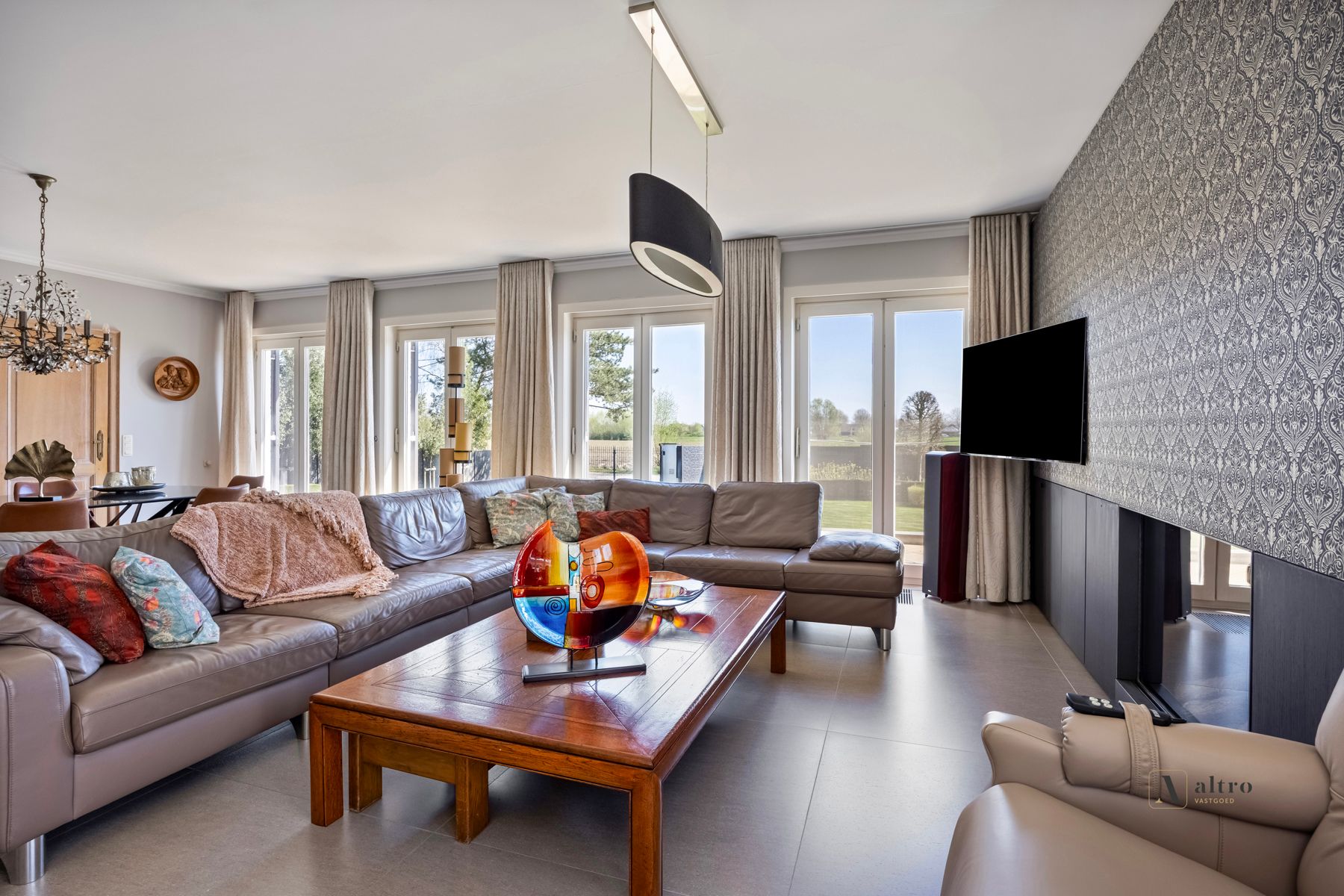 Stijlvolle villa met zwembad in groene buurt te Aalter foto 3
