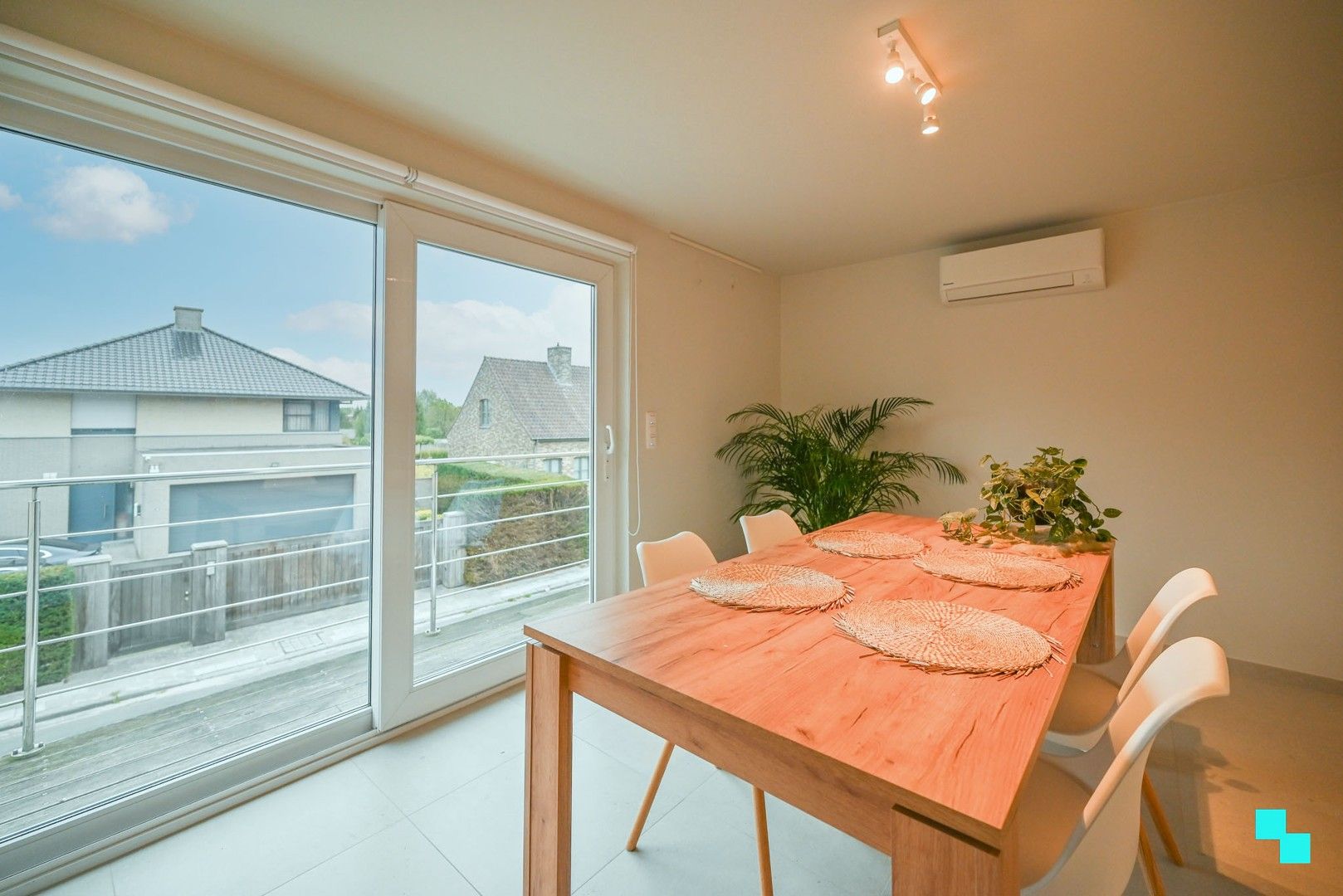 Charmante en energiezuinige woning in Wielsbeke! foto 8