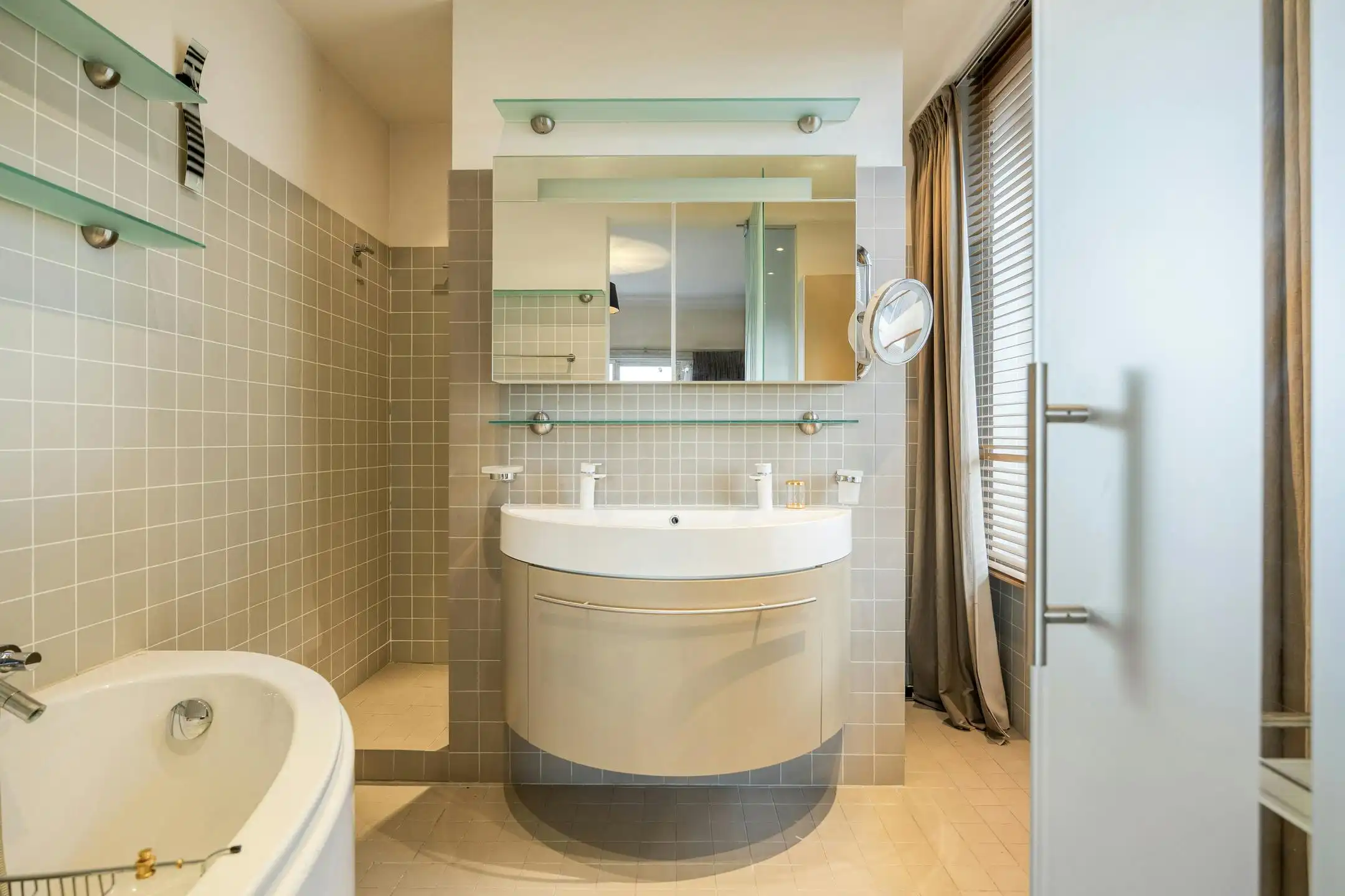 Appartement met twee slaapkamers en parkzicht te koop in Antwerpen centrum foto 18