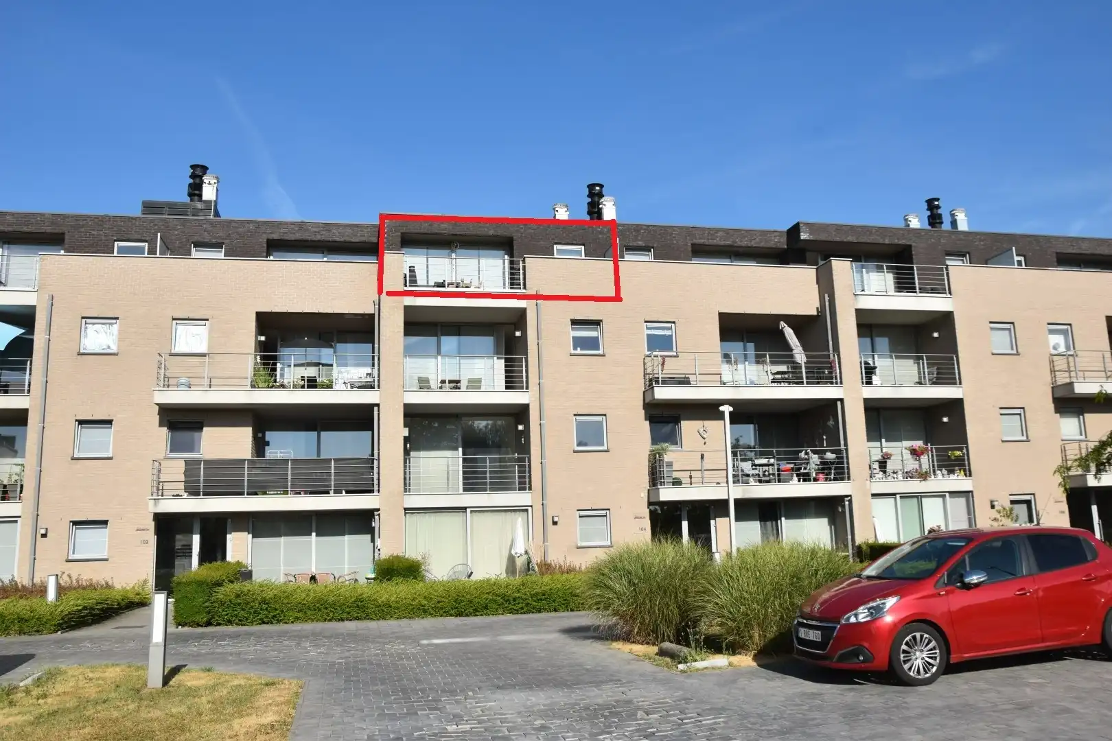 Penthouse aan rand van Tongeren centrum. foto {{pictureIndex}}