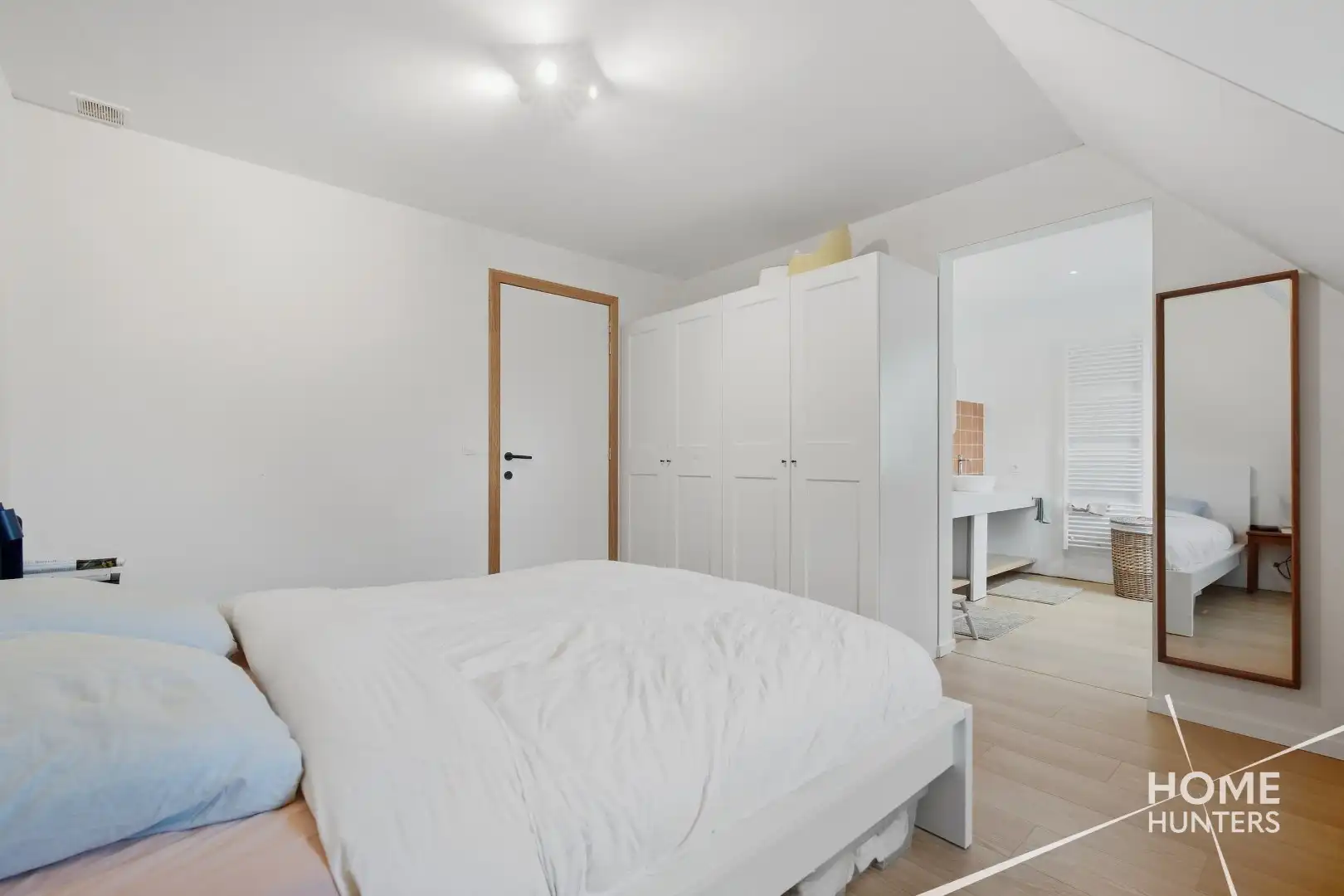 Karaktervolle landelijke woning,volledig vernieuwd en klaar voor de laatste persoonlijke afwerking foto 31