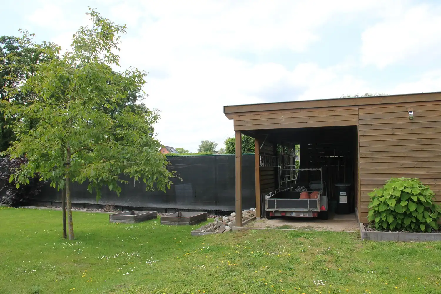 Instapklare gerenoveerde woning op 11a 75ca met prachtige, zuidgerichte tuin aan natuurgebied De Maten in Genk. foto 24