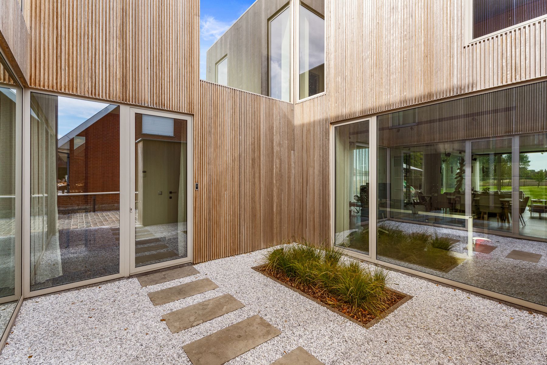Strakke moderne 4 slpk. villa op ruim ZW perceel! foto 10