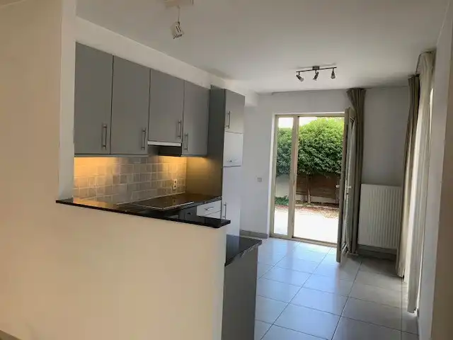 Zeer ruim, gezellig ingericht en lichtrijk appartement foto 7