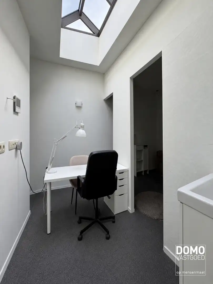 MODERNE WONING MET 3 SLAAPKAMERS, PRAKTIJKRUIMTE EN TUIN TE HUUR IN KERMT!  foto 9