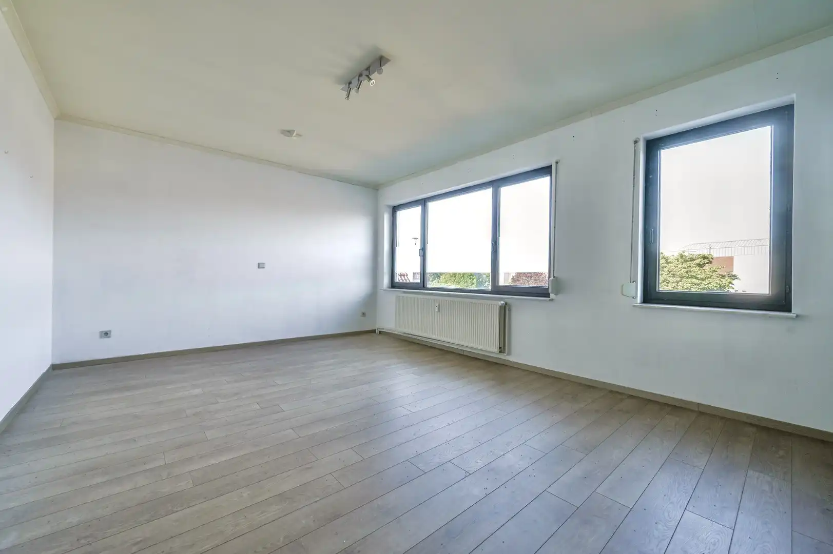 Handelspand met ruim appartement te huur in het hart van Bornem foto 13
