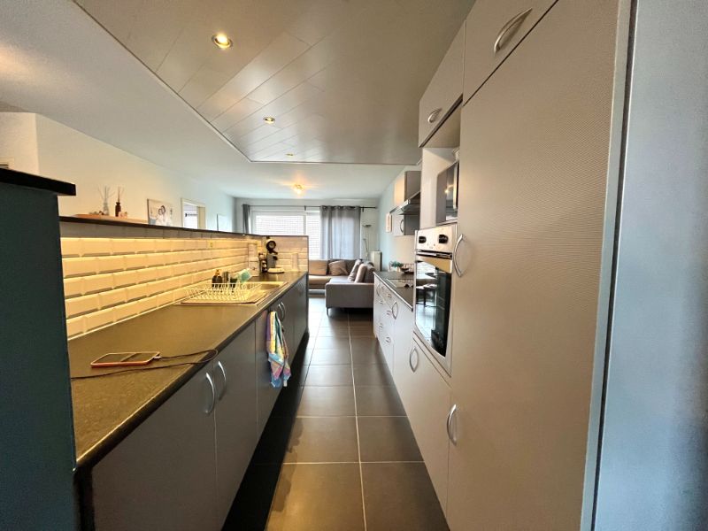 INSTAPKLAAR APPARTEMENT OP 1° VERDIEPING MET RUIM TERRAS foto 4