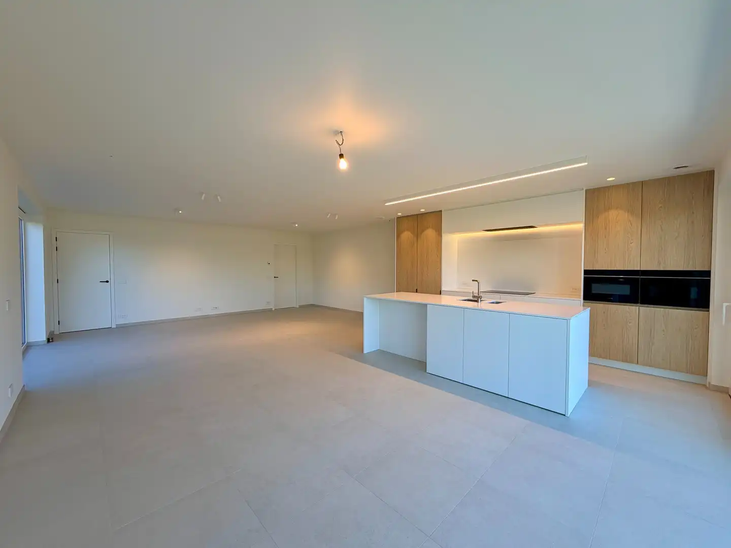 Recente nieuwbouwwoning in centrum Tielt! foto 2