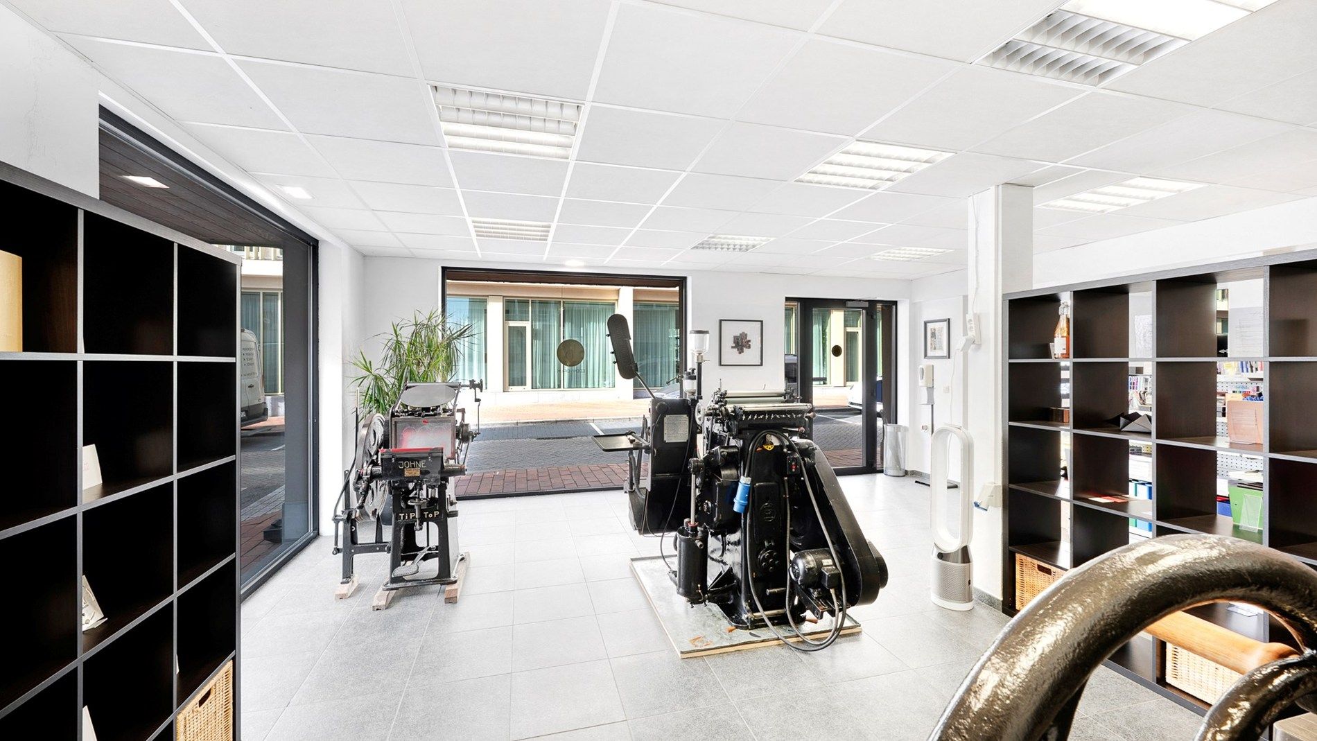 Mooi handelspand (179 m²) met brede etalage te Heist foto 4