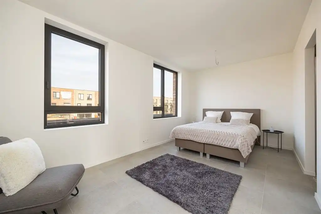 Nieuwbouwwoning onder registratie op toplocatie foto 16