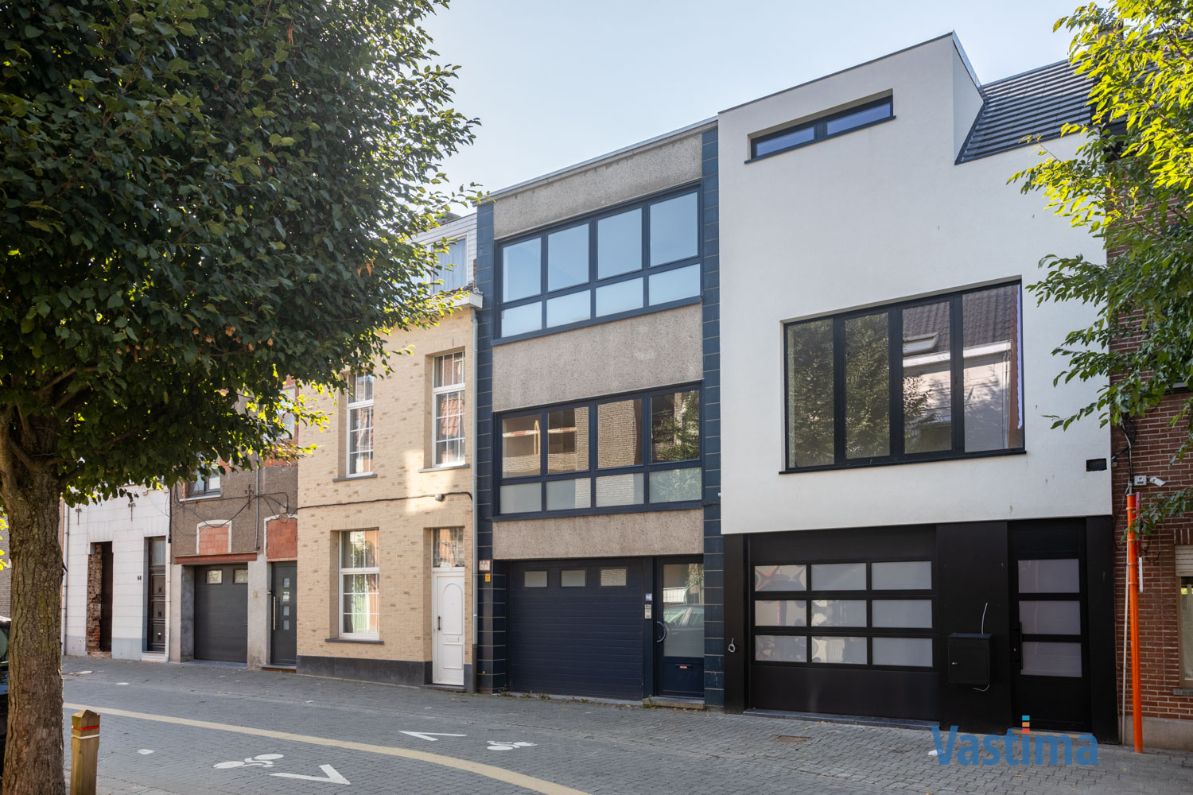 Solide rijwoning met garage en tuin in het hart van Aalst foto 2