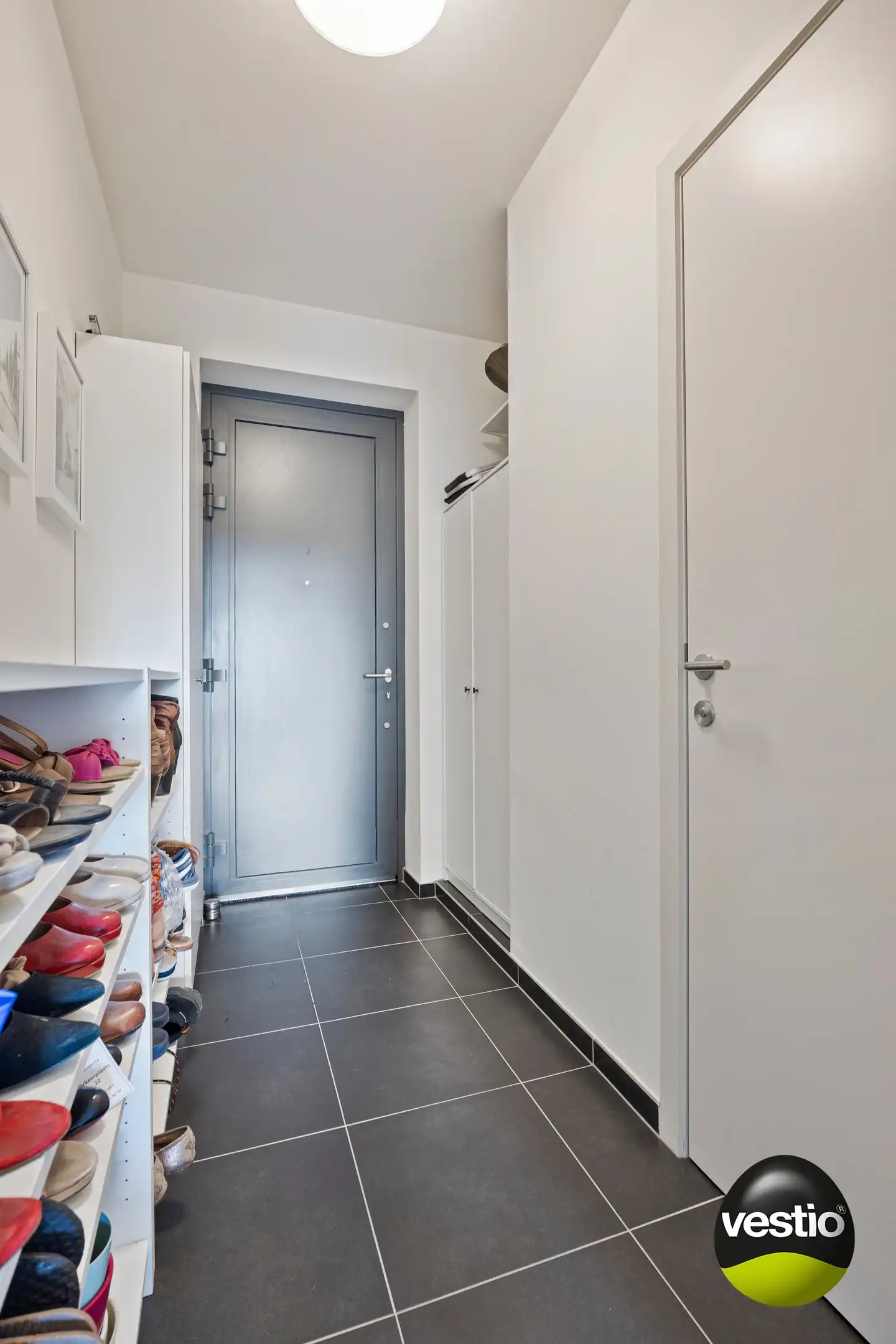 Smaakvol, kwalitatief afgewerkt 2 slaapkamer appartement met terras. foto 14