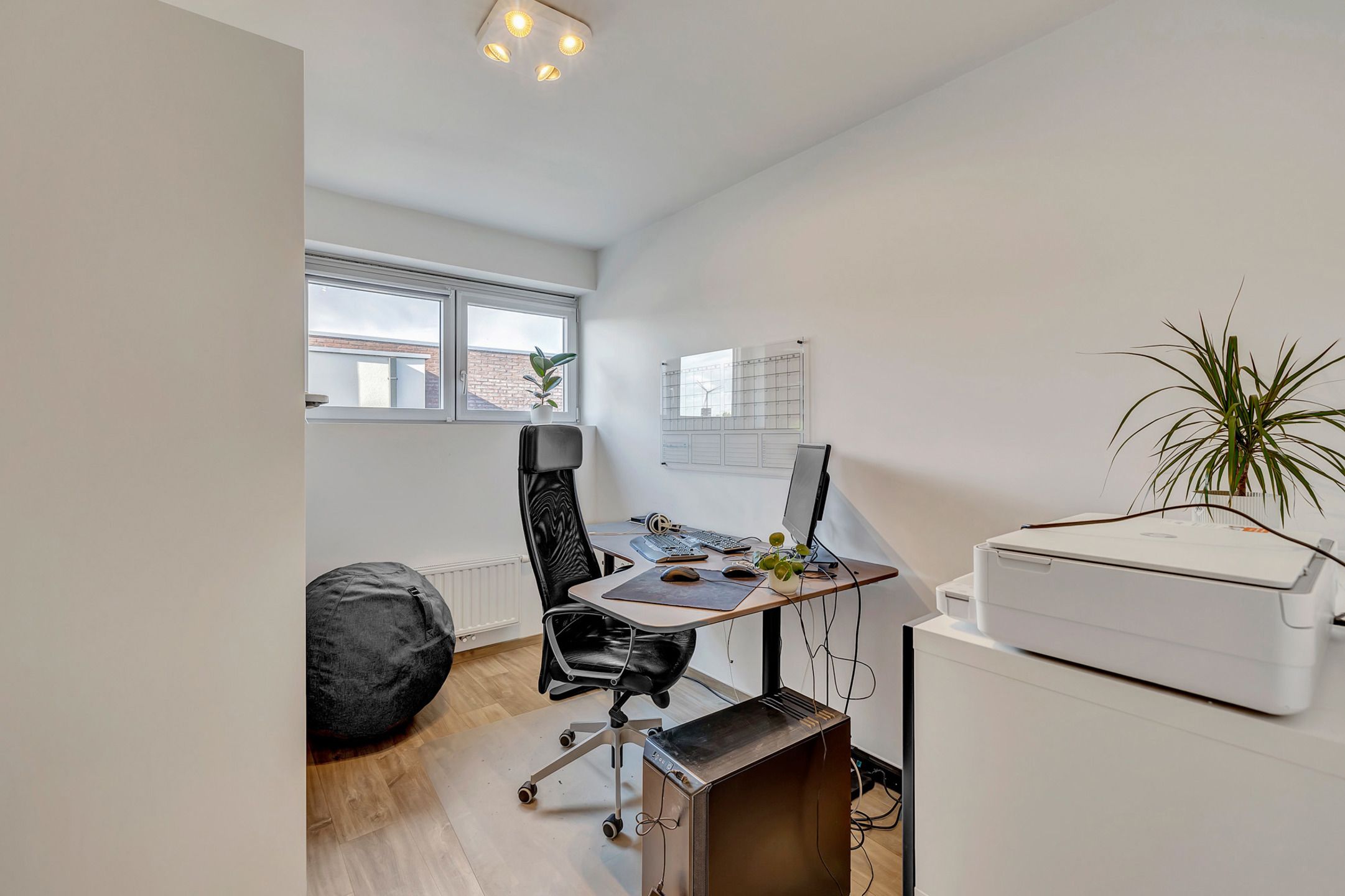 Recente woning op rustige locatie foto 14