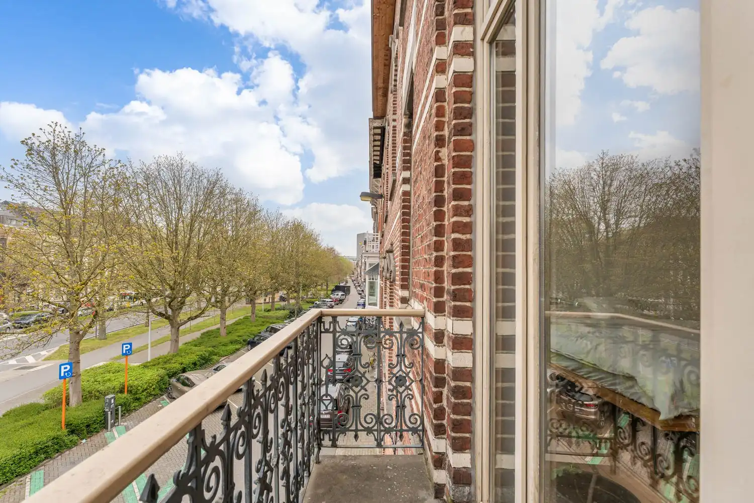 Prachtig gerenoveerd en energiezuinig herenhuis met 5 slaapkamers, 2 badkamers en een tuin op een toplocatie nabij het station van Leuven! foto 22