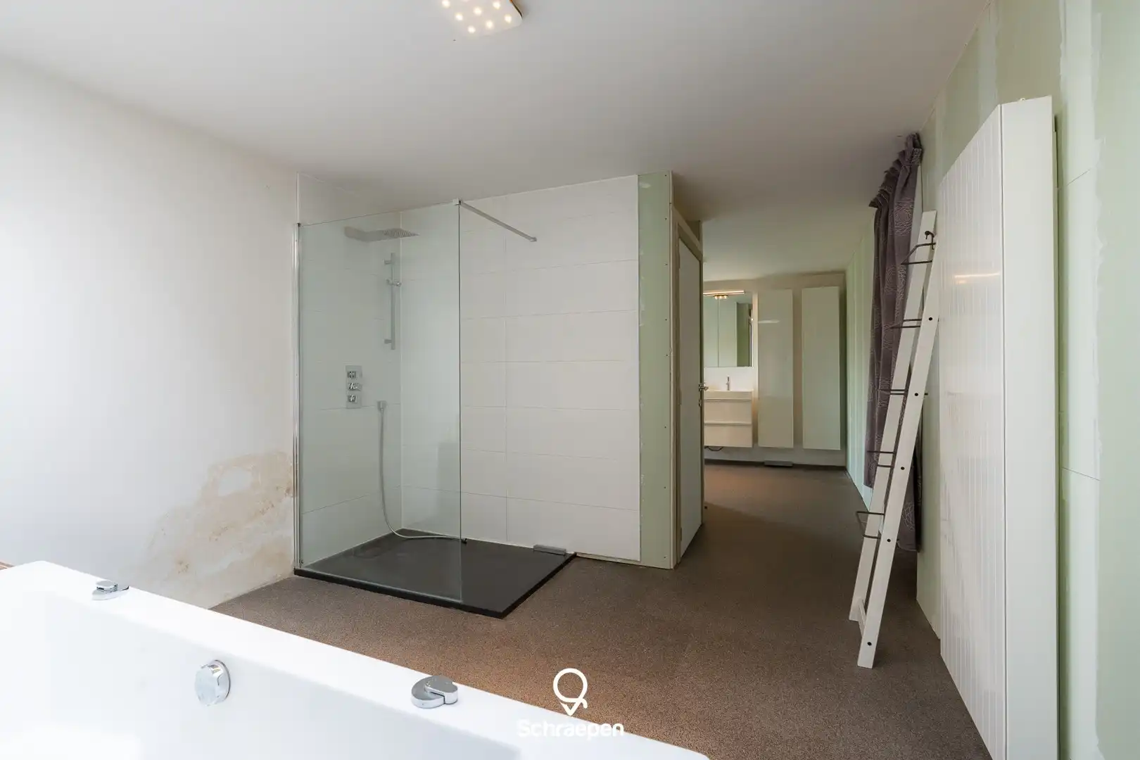 Op te frissen gezinswoning (270 m²) met 5 slpks én EPC-label C op hoekperceel van circa 7,5 are! foto 23