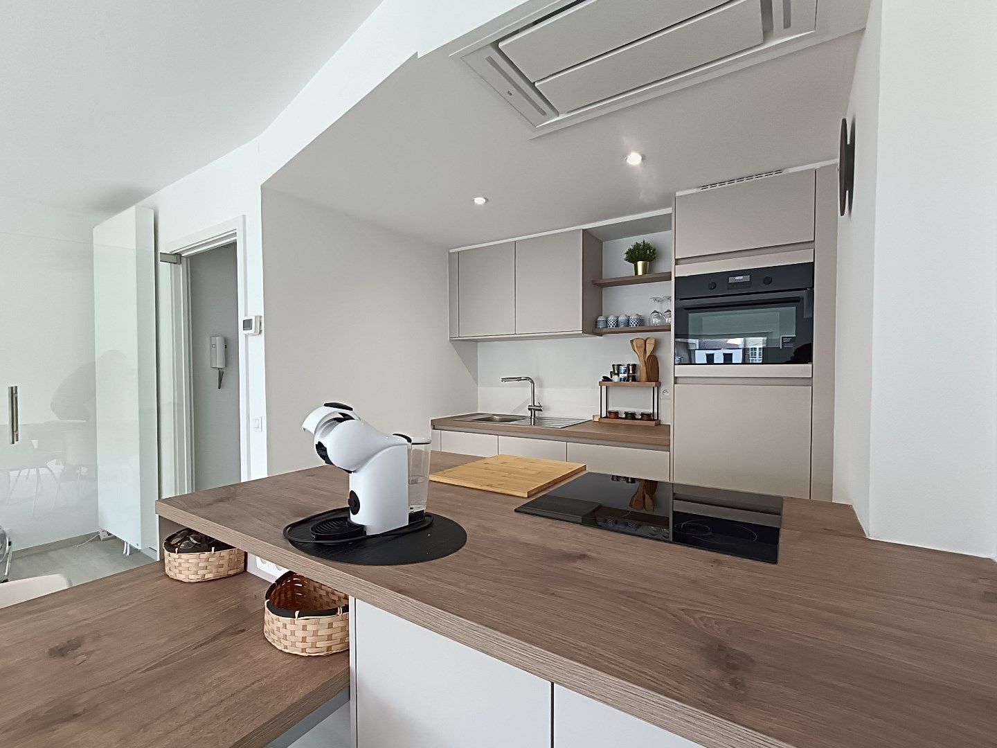 Gerenoveerd appartement aan de achterzijde van de zeedijk. foto 3