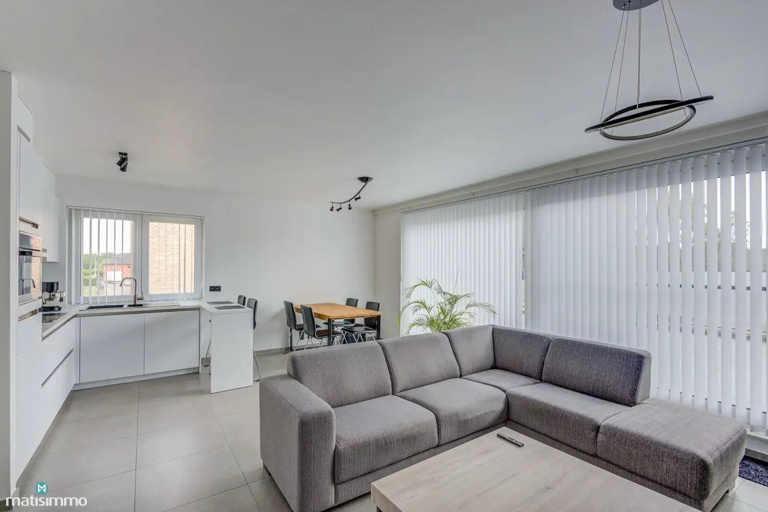 INSTAPKLAAR APPARTEMENT MET 2 SLAAPKAMERS, RUIM TERRAS EN PARKEERPLAATS TE SCHOONBEEK foto 3