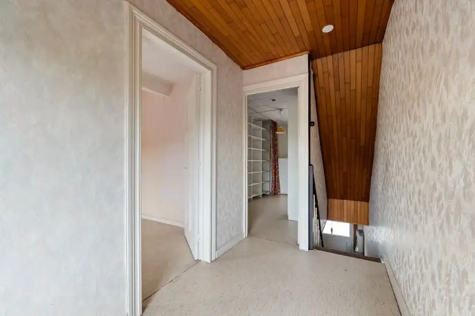 TE RENOVEREN GEZINSWONING MET GARAGE IN HET CENTRUM VAN GINGELOM foto 17