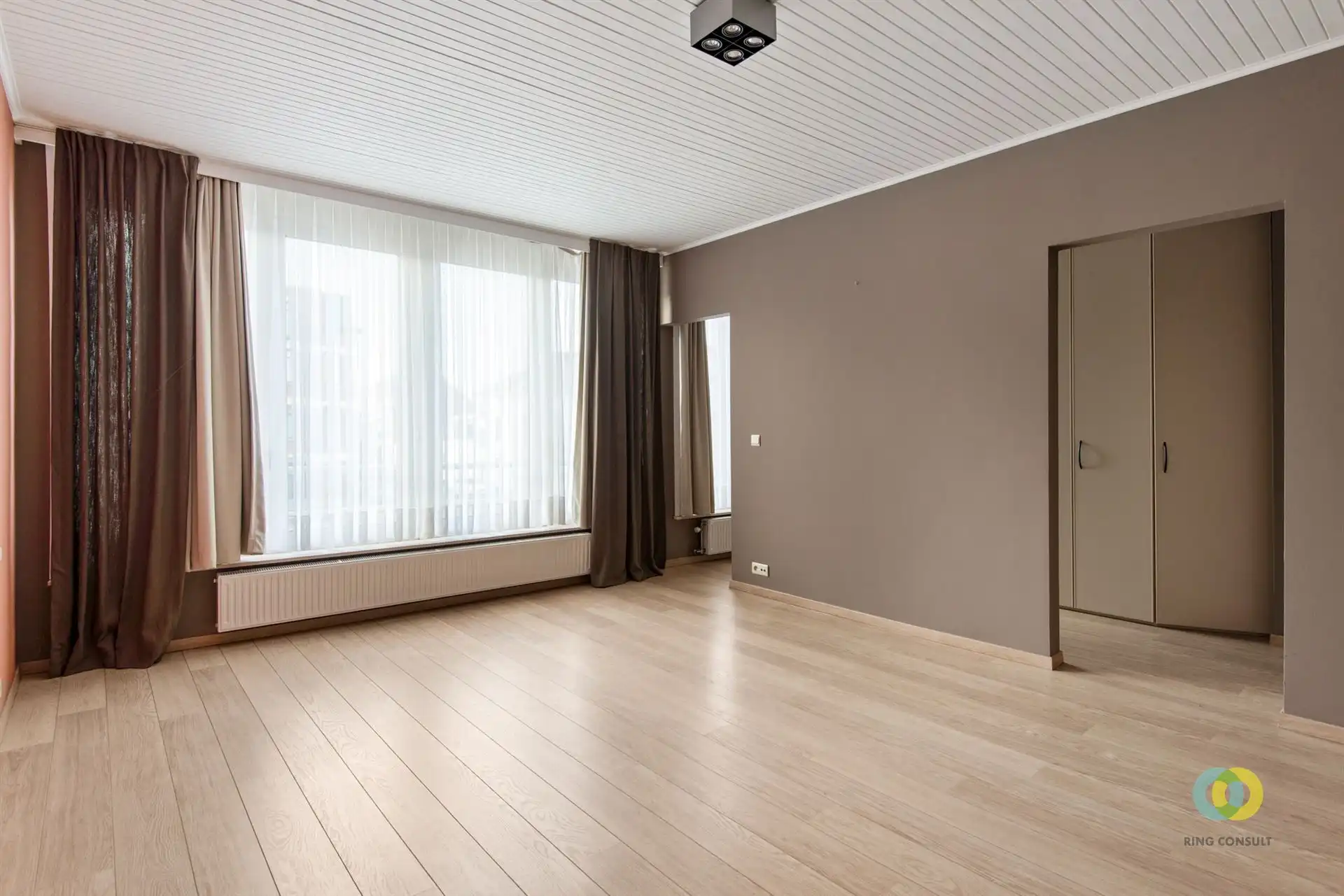 Zeer ruim appartement met groot terras foto 8